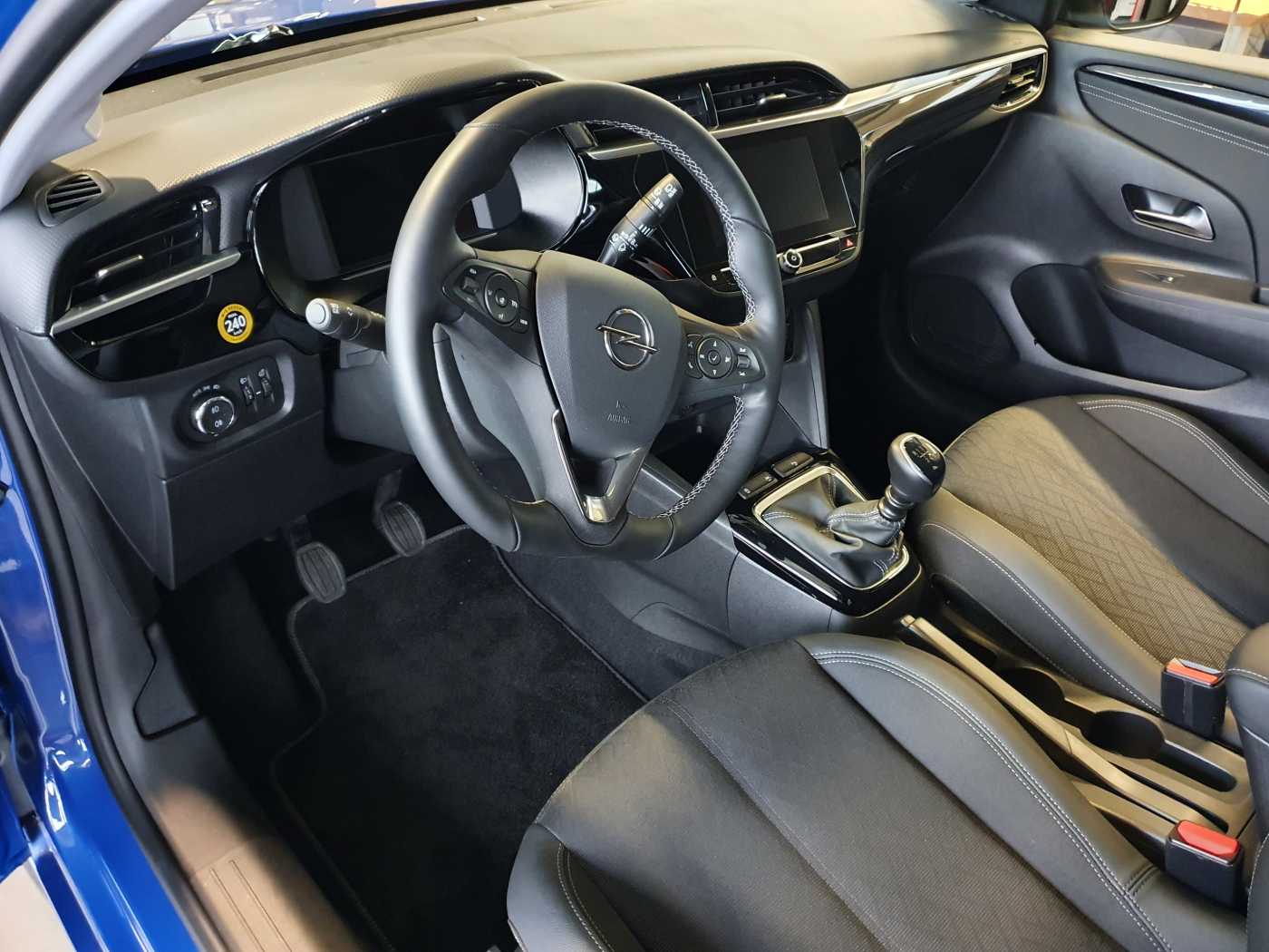 Opel Corsa-F Elegance Jahreswagen NEUES MODELL 101PS Zweifarbig Navigation Sitzheizung Lenkradheizung