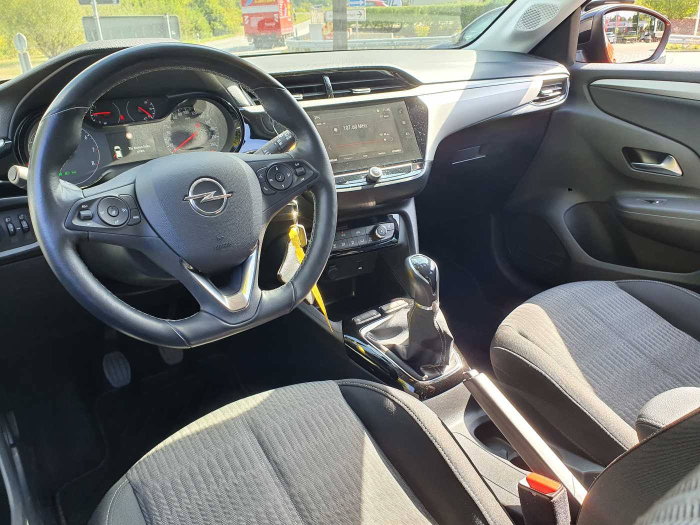Opel Corsa-F mit LED, Sitzheizung, Lenkradheizung, Alufelgen etc. 