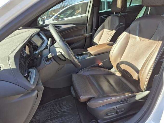 Opel Insignia GrandSport ALLRAD AUTOMATIK AHK LEDER AGR Elegance