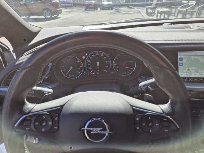 Opel Insignia GrandSport ALLRAD AUTOMATIK AHK LEDER AGR Elegance