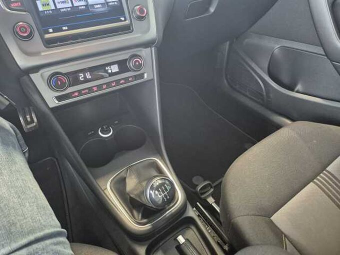 Volkswagen Polo V 6C Allstar Sitzheizung Navi Alu 