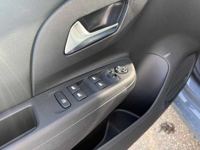 Opel Corsa-F Tageszulassung NEU GS Winterpaket Automatik MEHV Allwetter LED 2xPDC Kamera