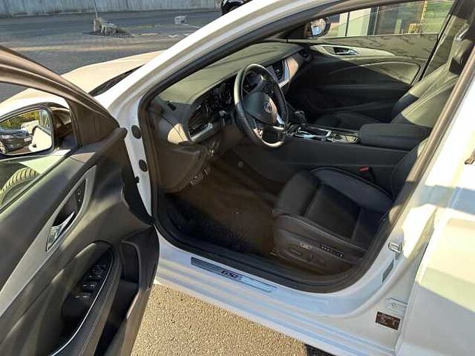 Opel Insignia GSi 2.0Turbo 230PS Automatik Allrad LED-Matrix VollLeder Brembo Memory (...)