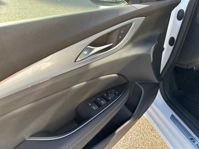 Opel Insignia GSi 2.0Turbo 230PS Automatik Allrad LED-Matrix VollLeder Brembo Memory (...)