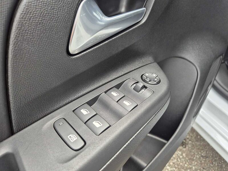 Opel Corsa-F 2025 101PS 6-MT Sitzheiz. Lenkr. Heiz. Touchscreen LED