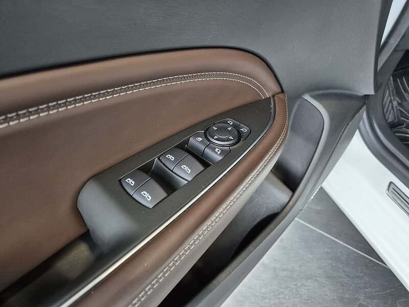 Opel Insignia GrandSport ALLRAD AUTOMATIK AHK LEDER AGR Elegance