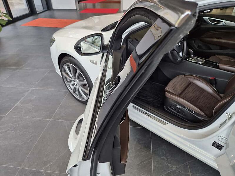 Opel Insignia GrandSport ALLRAD AUTOMATIK AHK LEDER AGR Elegance