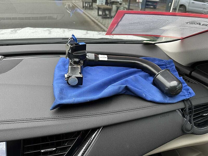 Opel Insignia GrandSport ALLRAD AUTOMATIK AHK LEDER AGR Elegance