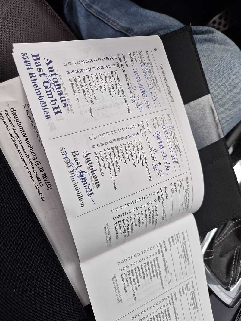 Opel Insignia GrandSport ALLRAD AUTOMATIK AHK LEDER AGR Elegance