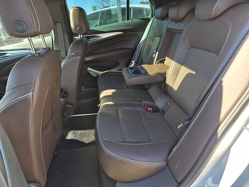 Opel Insignia GrandSport ALLRAD AUTOMATIK AHK LEDER AGR Elegance