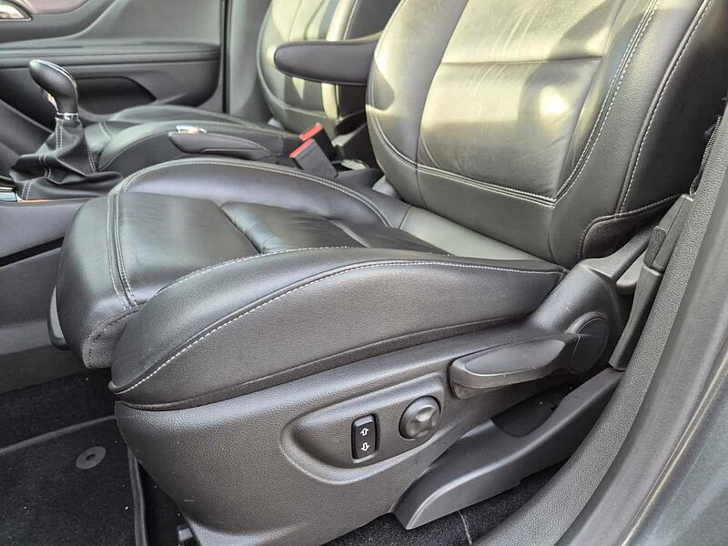 Opel Mokka-X Innovation TOP Ausstattung Leder Schiebedach Anhängerkupplung Kamera AGR LED etc.