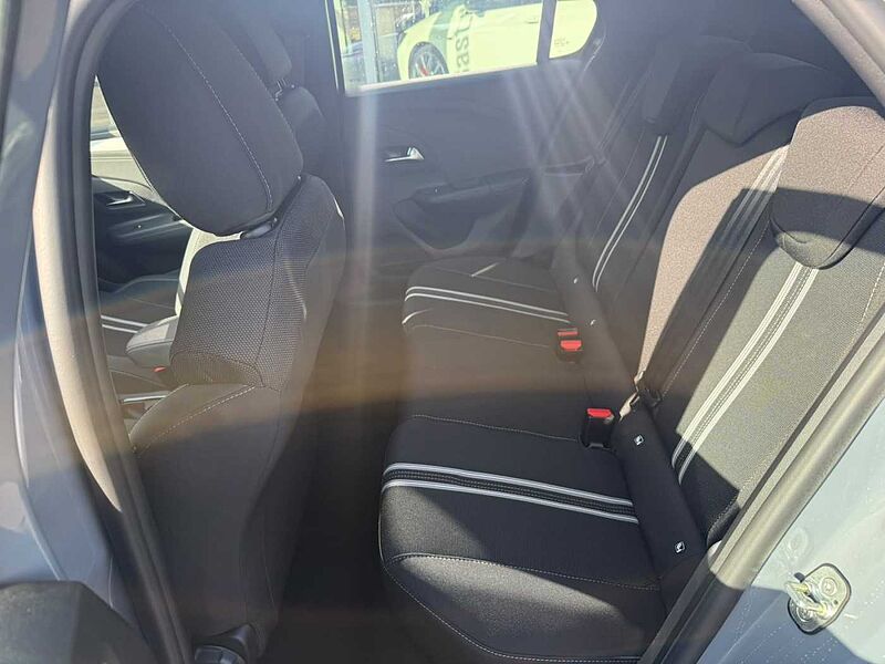 Opel Corsa-F Tageszulassung NEU GS Winterpaket Automatik MEHV Allwetter LED 2xPDC Kamera